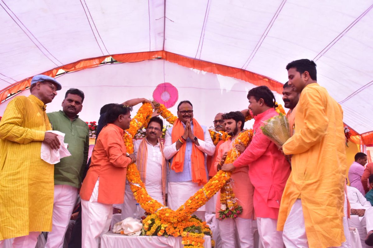 brajeshpathakup's tweet photo. आज जनपद प्रयागराज के छत्रपति शिवाजी डिग्री कॉलेज सहसो,में यशस्वी प्रधानमंत्री श्री नरेंद्र मोदी जी के  8 साल सेवा सुशासन और गरीब कल्याण के पूर्ण होने के उपलक्ष्य पर आयोजित "गरीब कल्याण जनसभा" को संबोधित करते हुए।
@PMOIndia 
@narendramodi 
@BJP4India 
@BJP4UP 
@CMOfficeUP https://t.co/DkvRVfG3XO