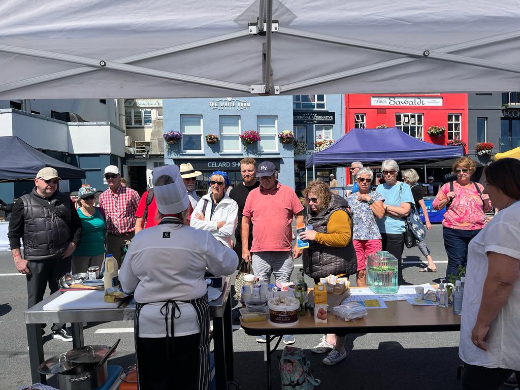 louisemisselke's tweet photo. Come and see us at #seafrontsunday we are cooking up a storm! #TGILife https://t.co/uV0CpWBNpE