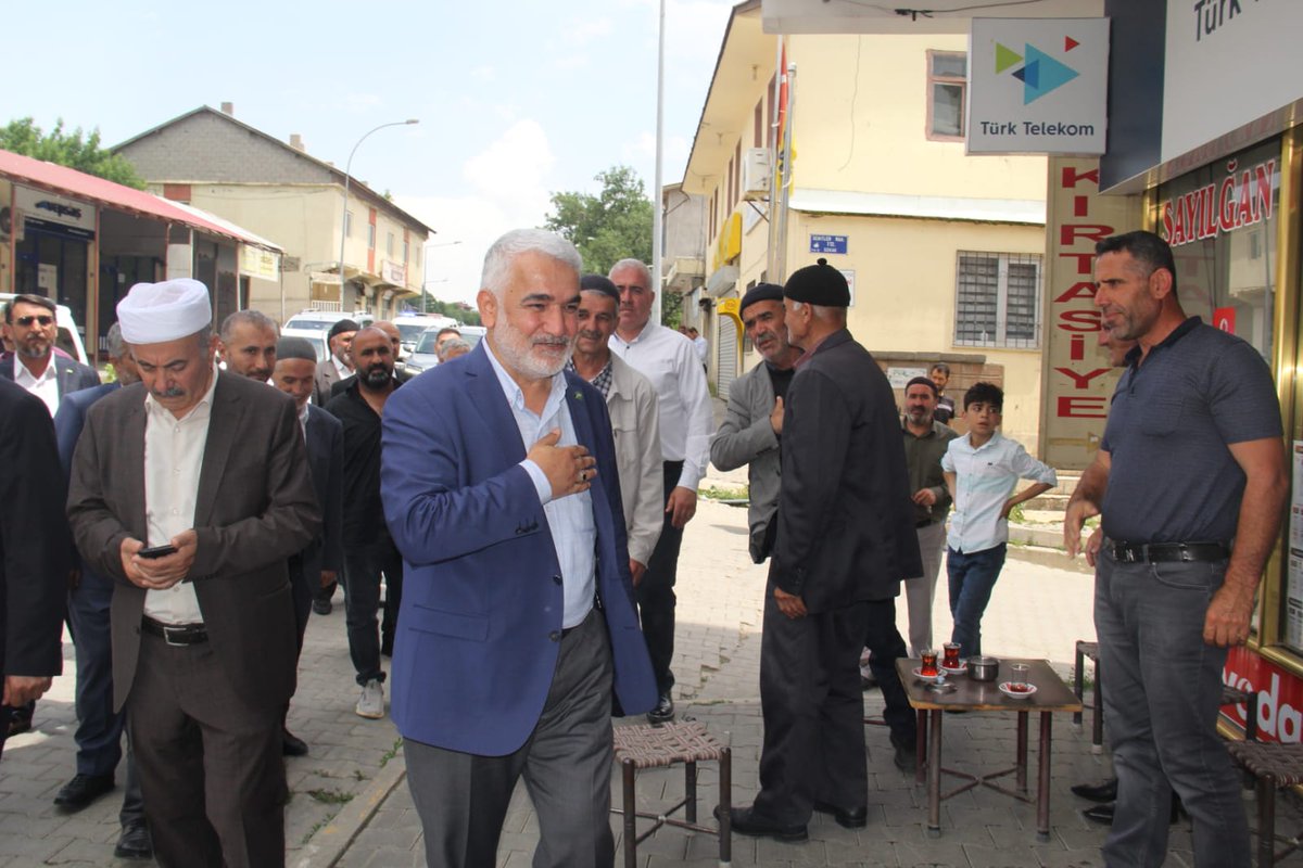 HurDavaPartisi's tweet photo. Genel Başkanımız Sayın Zekeriya Yapıcıoğlu, Muş programı kapsamında Korkut ilçesinde esnaf ziyareti yaptı. Ziyarette Genel Başkanımız esnafın sorun ve sıkıntılarını dinledi, partimizin ekonomiyle ilgili çözümlerini dile getirdi. https://t.co/LtYULoSYL2