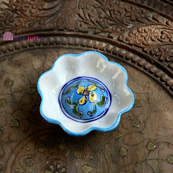 bluejaipur's tweet photo. Beautiful handmade Agarbatti stand/Incense Sticks stand.
To give an artistic and elegant look to your Pooja ghar .
Size 4"'
At attractive prices.
Buy @ https://t.co/cfu9SSpy21

#handmade #bluepottery #Agarbatti #incense #incensestick #devotion #pooja #art #handicraft #bluejaipur https://t.co/o8jii58rhY