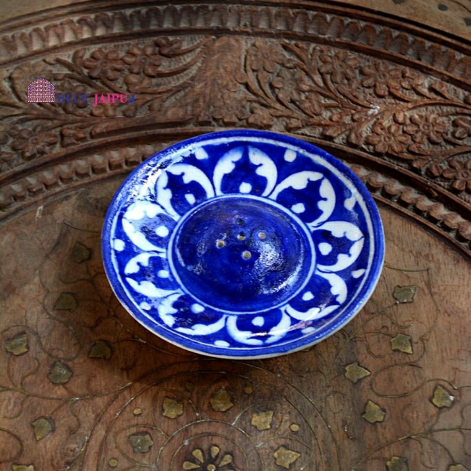 bluejaipur's tweet photo. Beautiful handmade Agarbatti stand/Incense Sticks stand.
To give an artistic and elegant look to your Pooja ghar .
Size 4"'
At attractive prices.
Buy @ https://t.co/cfu9SSpy21

#handmade #bluepottery #Agarbatti #incense #incensestick #devotion #pooja #art #handicraft #bluejaipur https://t.co/o8jii58rhY