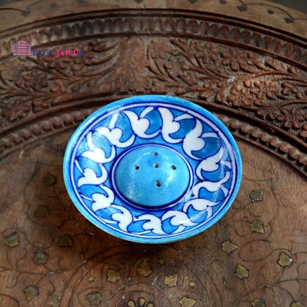 bluejaipur's tweet photo. Beautiful handmade Agarbatti stand/Incense Sticks stand.
To give an artistic and elegant look to your Pooja ghar .
Size 4"'
At attractive prices.
Buy @ https://t.co/cfu9SSpy21

#handmade #bluepottery #Agarbatti #incense #incensestick #devotion #pooja #art #handicraft #bluejaipur https://t.co/o8jii58rhY