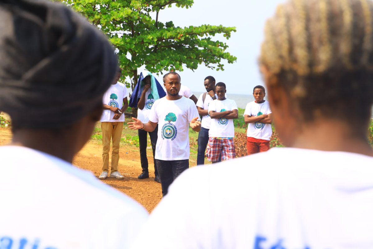 DigitalNewsGa's tweet photo. #Gabon : @Nze_Souala et la Fédération #Mitanda du @pdg2R lancent le programme « Tous mobilisés pour l’environnement »
https://t.co/LjHm7CbskR https://t.co/upXNnZm6ec