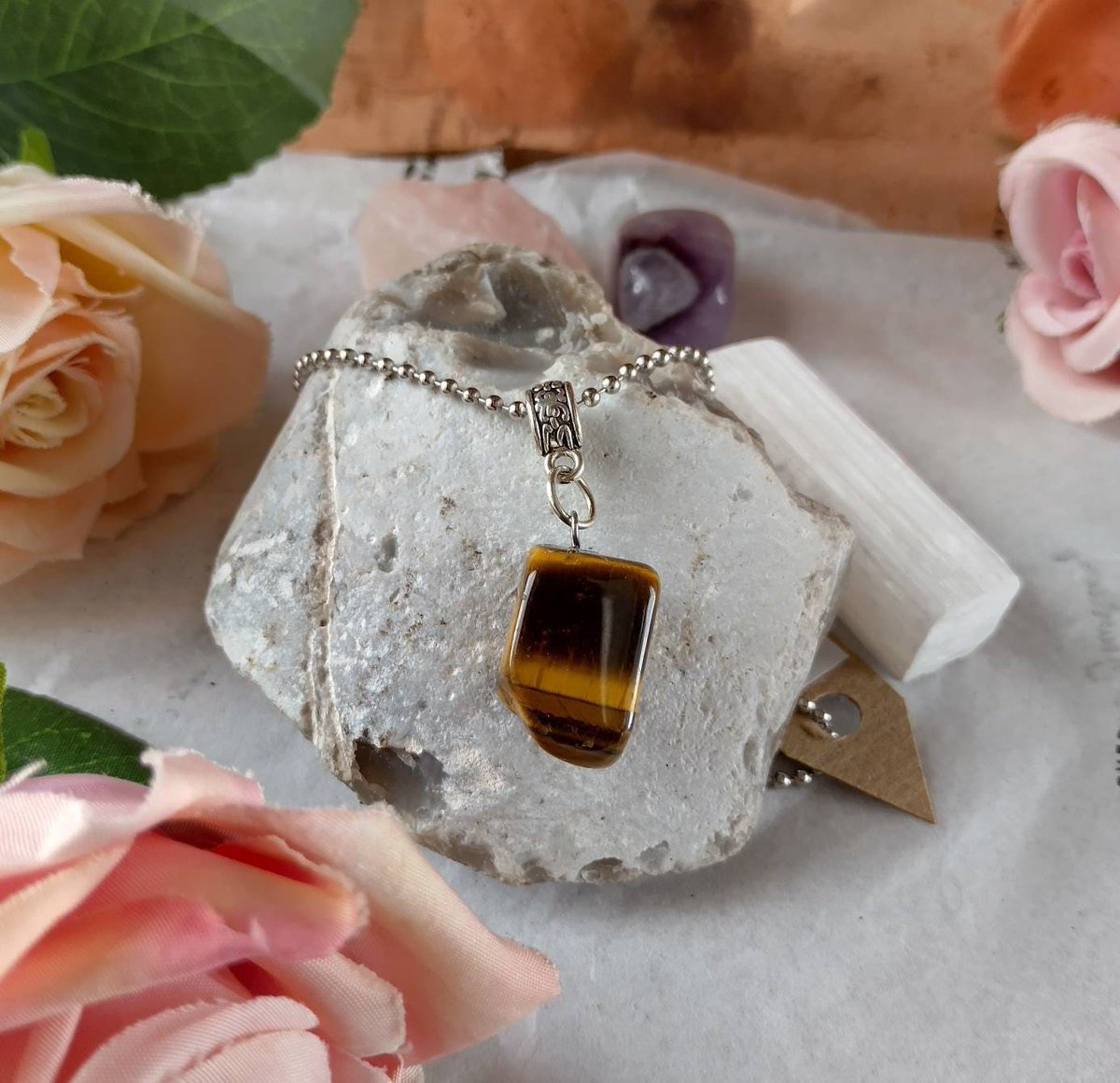 SRJewelleryNI's tweet photo. Keep tigers eye close to you to give you protection, energy and confidence #healingcrystal #craftbizparty #sundayvibes included in our 50%off sale! https://t.co/lXTWcxlp7x
