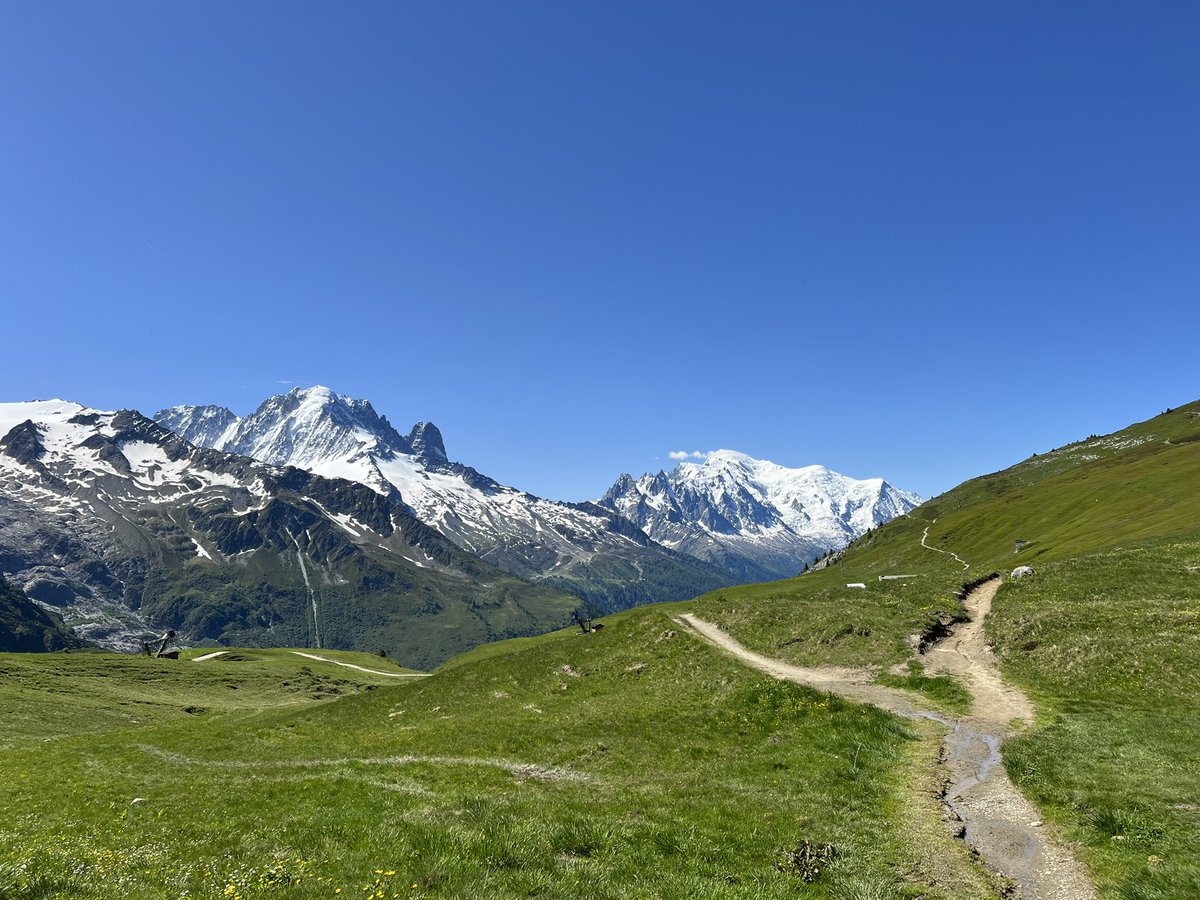 JonFielden's tweet photo. An absolutely stunning run up to the Col des Posettes and back this morning. The colour of that sky!

#chamonix #runtagit https://t.co/zBYZe76rX6
