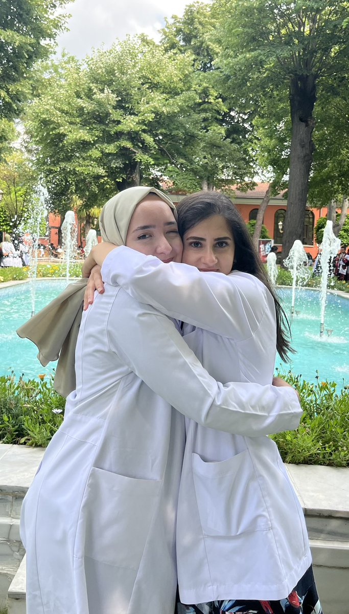 Dear #MedTwitter, I am graduating with my bestie of 18yrs, headed to other adventures together and it’s the best feeling ever!
How it started:       How its going: