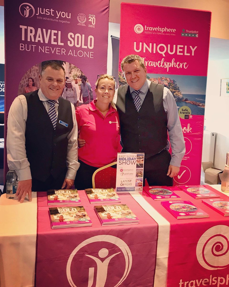 The fabulous @POLLYLYONS_ here with <a href="/PaulHardwick79/">Paul Hardwick</a> and <a href="/RidlerTrevor/">Trevor Ridler</a> 
 at the <a href="/fredolsentravel/">Fred Olsen Travel</a> #EastSussex #Holiday Show 🙋‍♂️💗🙋‍♂️