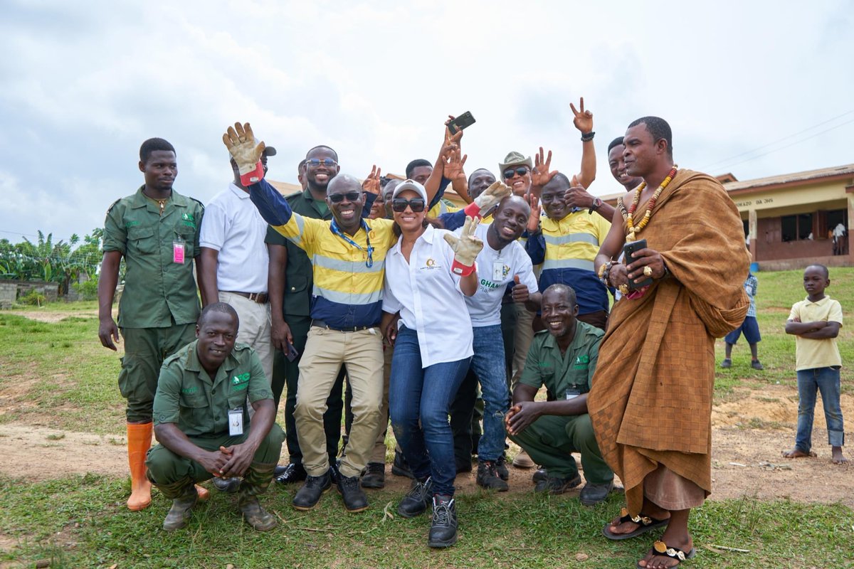 AdamusMine's tweet photo. GRATITUDE SUNDAY!

Friends, we are grateful to you all especially:

1. Nana Bokazo
2. Nana Salman
3. Teleku Bokazo Assembly man
4. School Teachers 
5. pupils of the various schools 
6. District Forestry Officers

God Bless you all! @SamuelAJinapor https://t.co/LuVSrA6bEd