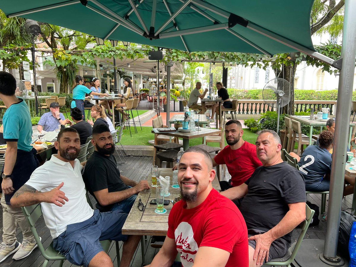 Robert Whittaker tweet media