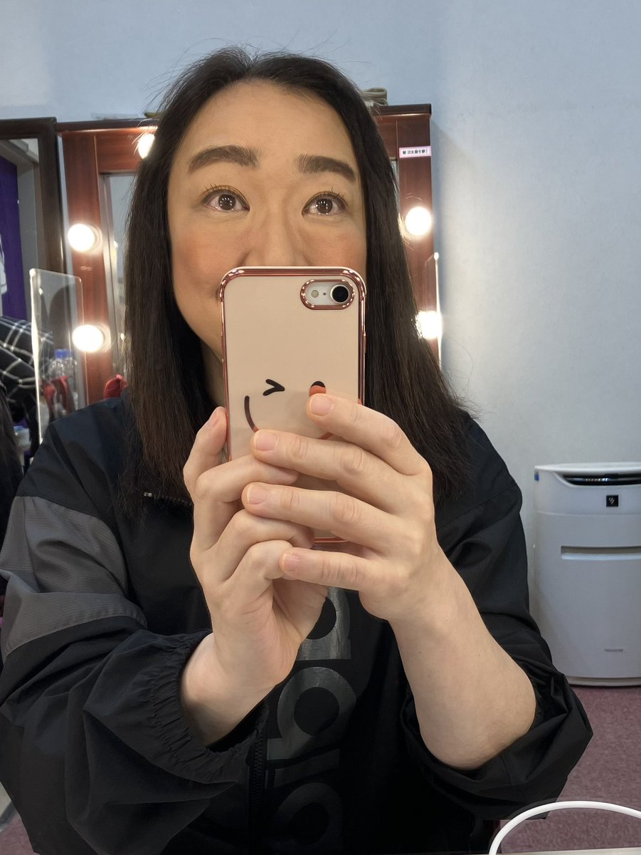 「奇跡の人」
無事に大千秋楽終えました。
全ての皆さまに感謝です。
最高のカンパニーでした。
眉毛も無事に成長して、ここまで立派になりました。
全ても人やモノや空間に感謝です。
次に進みます。
引き続き、よろしくお願いいたします！
 ＃奇跡の人
 #ヴァイニーって役が大好きだった