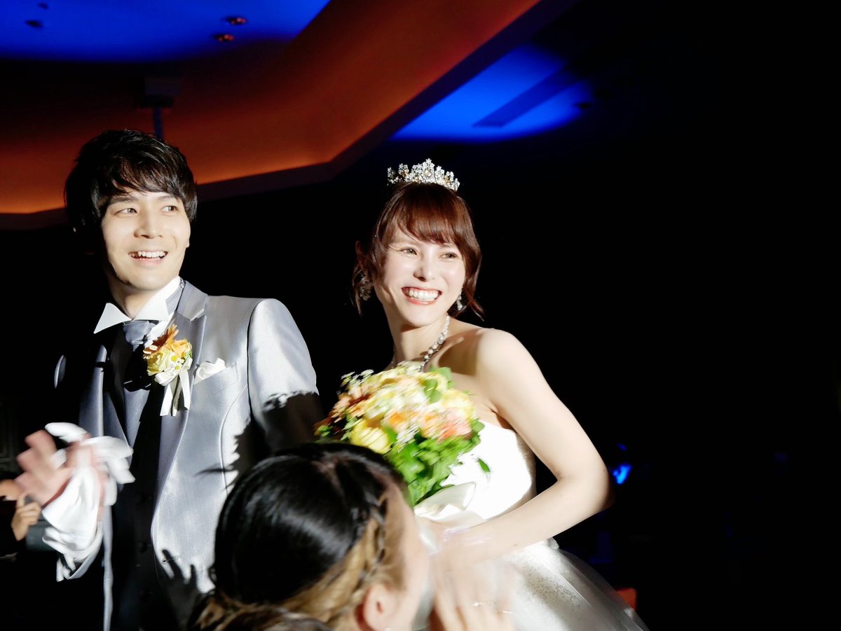 na_na_0919's tweet photo. 昨日待ちに待った結婚式でした！
大好きな友人たちに囲まれて笑って笑って泣いて本当に最高に楽しい1日だったー！夫婦共にいい友達に恵まれて幸せだなと実感した一日！
参列してくれた皆さんや寄せ書き書いてくれた皆さん本当にありがとうございますー！これからも遊んでくださいーー！！！🥰 https://t.co/fVYX3G8tNv
