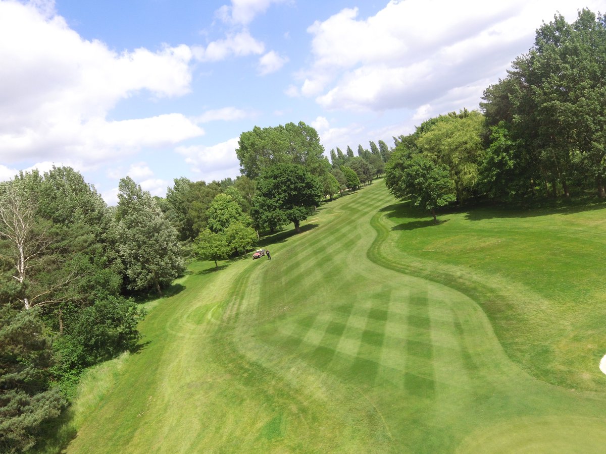 c86low's tweet photo. A few images from flying @DJIGlobal drone ahead of the weekend! @WalsallGC #weekend #golfcourse #drone #greenkeeping #greenkeeper https://t.co/0ePwJMOtz2