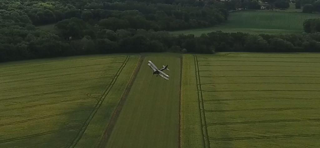 VFAudleyEnd's tweet photo. Tiger Moth 'DE-745' (G-BTOG) stretching its legs over Audley End Airfield. 

#VintageFabrics #AudleyEndAirfield #WarbirdRepaint #AircraftRepaint #AircraftMaintenance #AircraftFabric #Warbirds #DH82A #TigerMoth #dehavilland #USAAF https://t.co/oAH99nHJV7