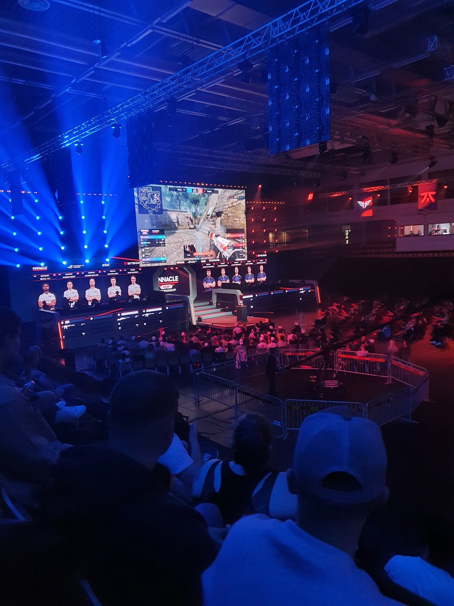 S4raven's tweet photo. Pinnacle cup finals yesterday with @StrumpanNR1 ❤️💙

Super happy and proud that I went. After a year of barely being able to leave my house bc of panic attacks, this was a big step for me. https://t.co/jKGajj214u