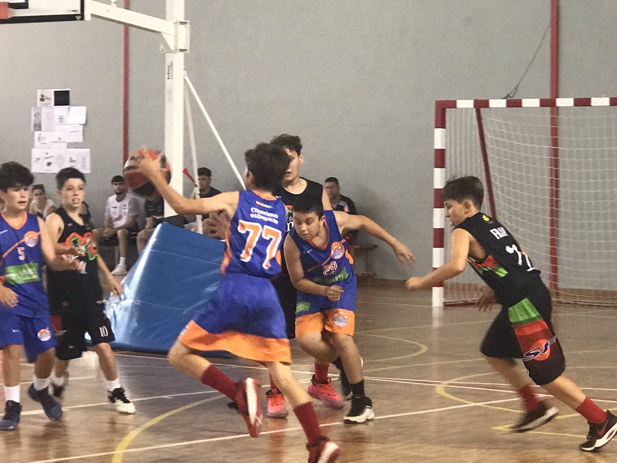 FABGranada's tweet photo. 5ºC
🏆¡¡ 📣 Final Minibasket Mixto Preferente!!
🏀 CB SANTA FE 52 @clubbasketstf 🆚 Punto y Aparte CB Churriana 26 @CBChurriana
#FABGrFMM
📱 #AficiónFAB https://t.co/E6gcPn0hXU…
#Valorcesto https://t.co/nPYwAfyRBW