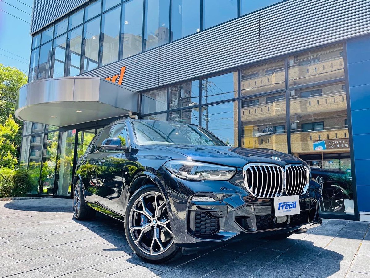FREED_NAGAKUTE's tweet photo. 【BMW X5 M sport】がご成約です😊

ラゲッジスペースが上下に開くことでBBQや釣りのちょっとした物を一旦置くことができます🙆‍♀️
アウトドアに最適です👍

この度は、ご成約誠にありがとうございます！！😊
 #bmw  #x5  #xdrive  #35d  #msport  #x5msport https://t.co/tZTeb8wVio