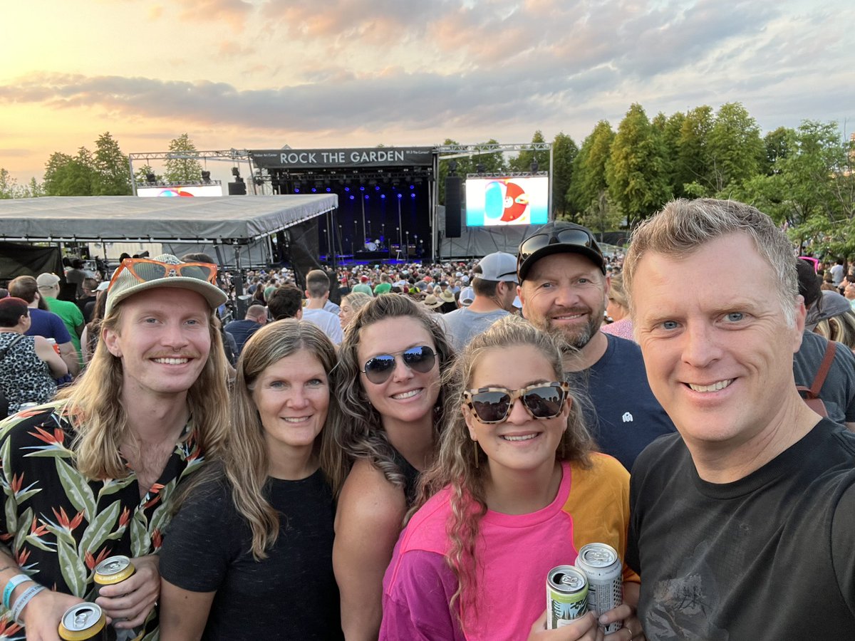 JSynstel's tweet photo. Rock the Garden 2022 was so good! Perfect night for live music in a perfect location. #RockTheGarden #nathanielrateliff https://t.co/J0MrWArsez