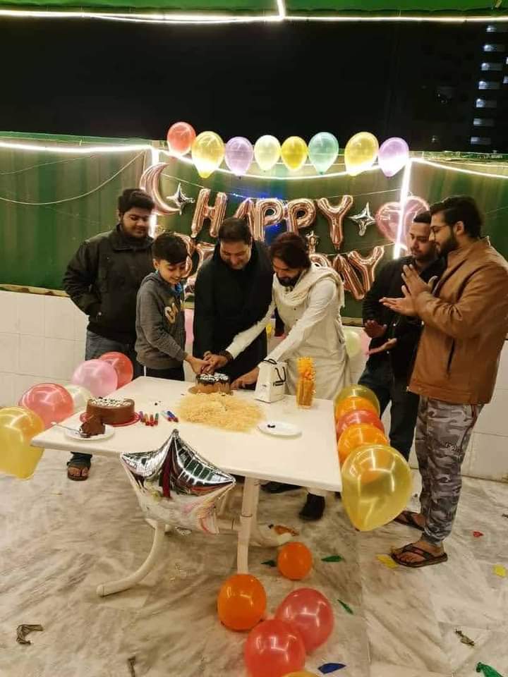 sare_team's tweet photo. ٹیم سرعام ضلع چکوال اینڈ تلہ گنگ تھوہا خان پوری ٹیم کی طرف سے Happy Birthday 🎂Hasan Adeel 😘😘   پاکستان ذندہ باد ٹیم سرعام پائندہ باد #ہمارافخرہےسیداقرارالحسن https://t.co/cCcmtQp18n