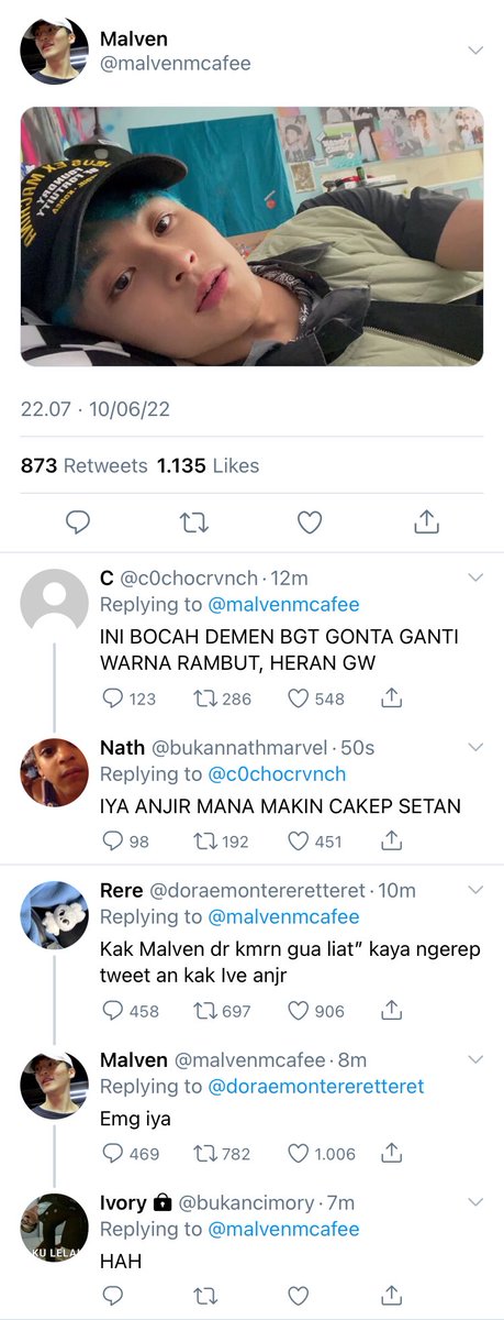 Warna rambut

Mark Lee one tweet au.
By nielstale