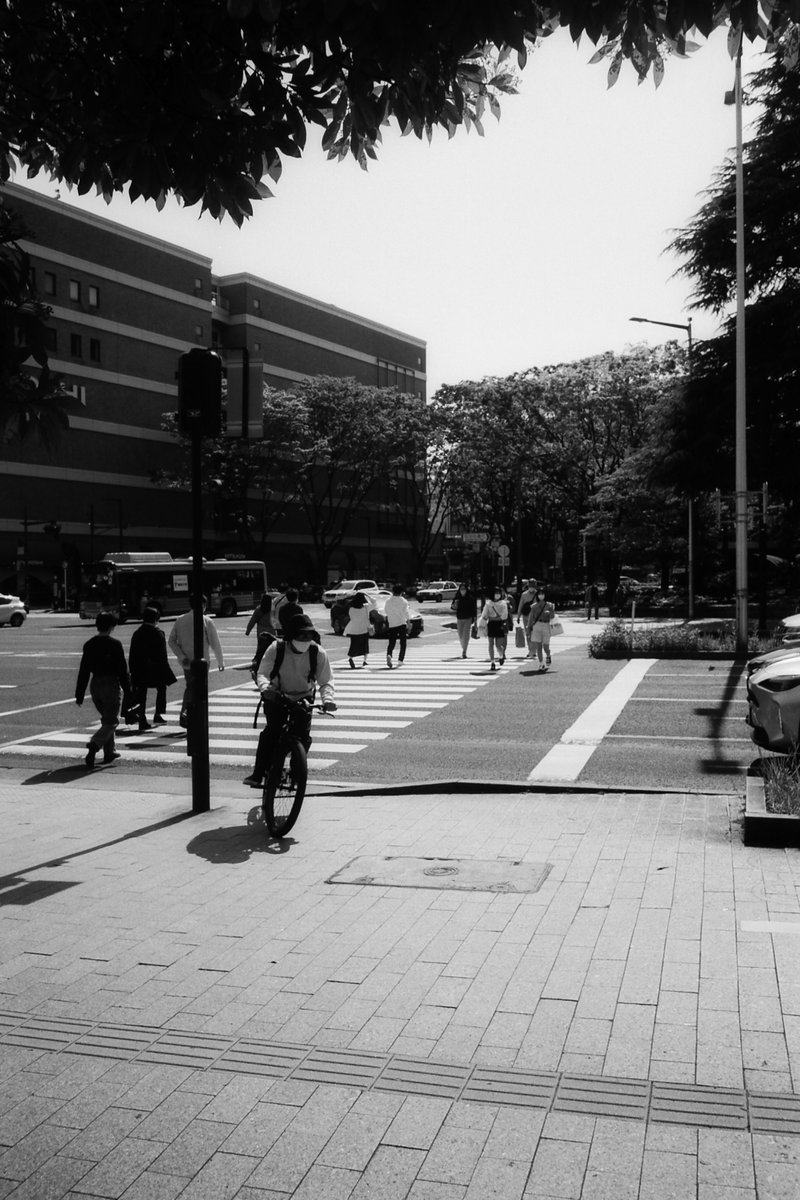 yukihay01339636's tweet photo. #深夜投稿のすゝめ
錦町から勾当台へ。
#fujifilm #acros #microfine #canon #4sb #28mm (f2.8) https://t.co/TV82okP6Be