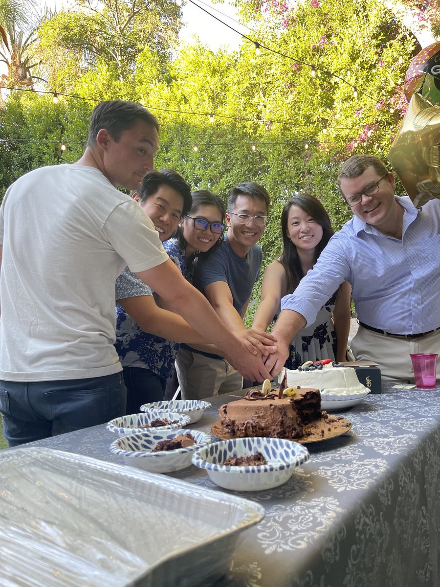 Rajagopalan_Pri's tweet photo. My first ever @USCneurorads Fellow class of 2021-22 graduating under our outstanding PD @JAcharya4! What an amazing journey it has been growing together! 🤩😇 Work hard and party harder! @ngtvan #FightOn #Classof2022 #Trojans #Neurorad #Academia https://t.co/Ua2IXH39pP