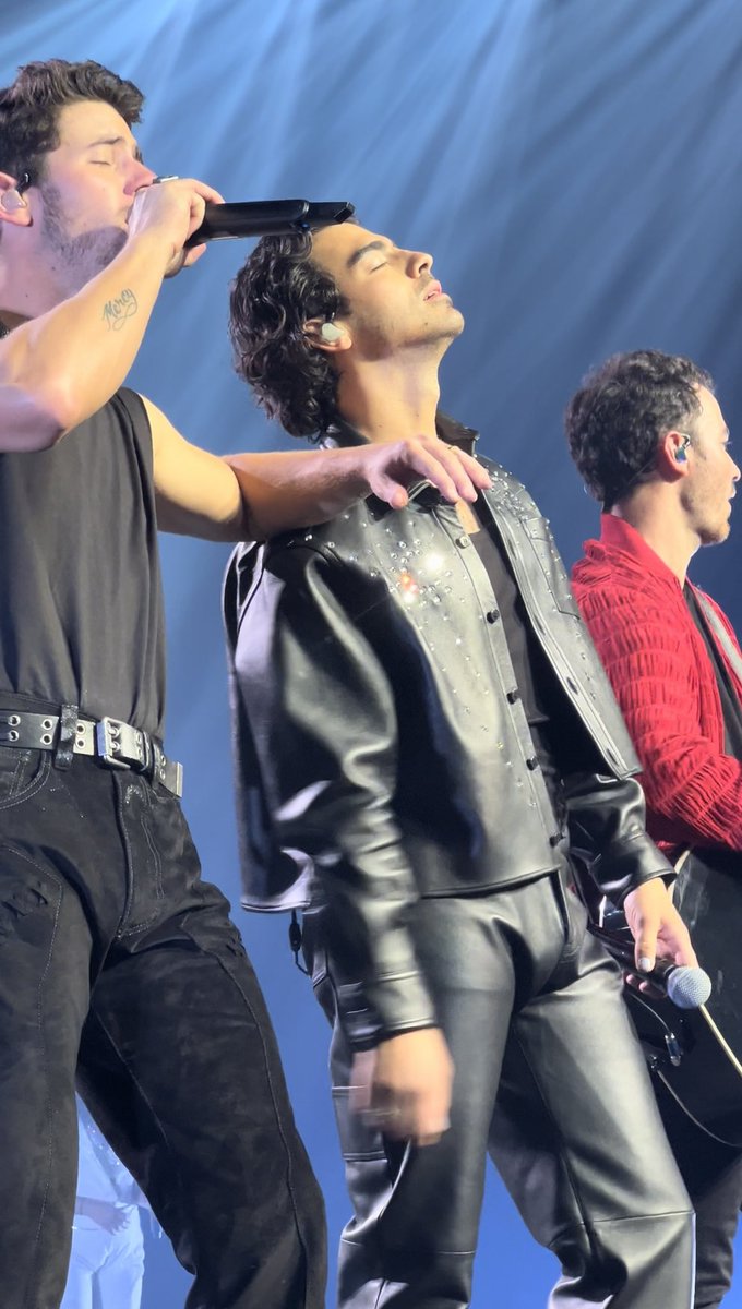 I have no words for tonight <a href="/jonasbrothers/">Jonas Brothers</a> Thank you for everything. Tonight was unforgettable ❤️