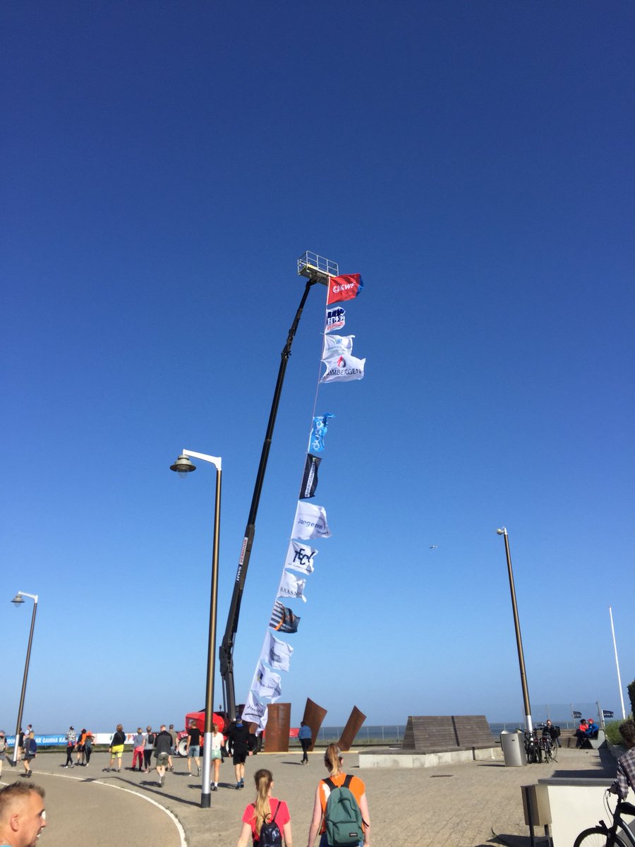aartje35's tweet photo. Mooie dag gisteren. 15km voor de boeg werd uiteindelijk 16,4 maar hΓ© alles voor goed doel #kippenloop @kwf_nl en op 5 km #bucketlist momentje met #sterretjes π gevierd. Weer iets af kunnen vinken β
van degene die dit graag had willen lopen π§π»ββοΈβ€οΈπ« https://t.co/YZu0QYIiFd
