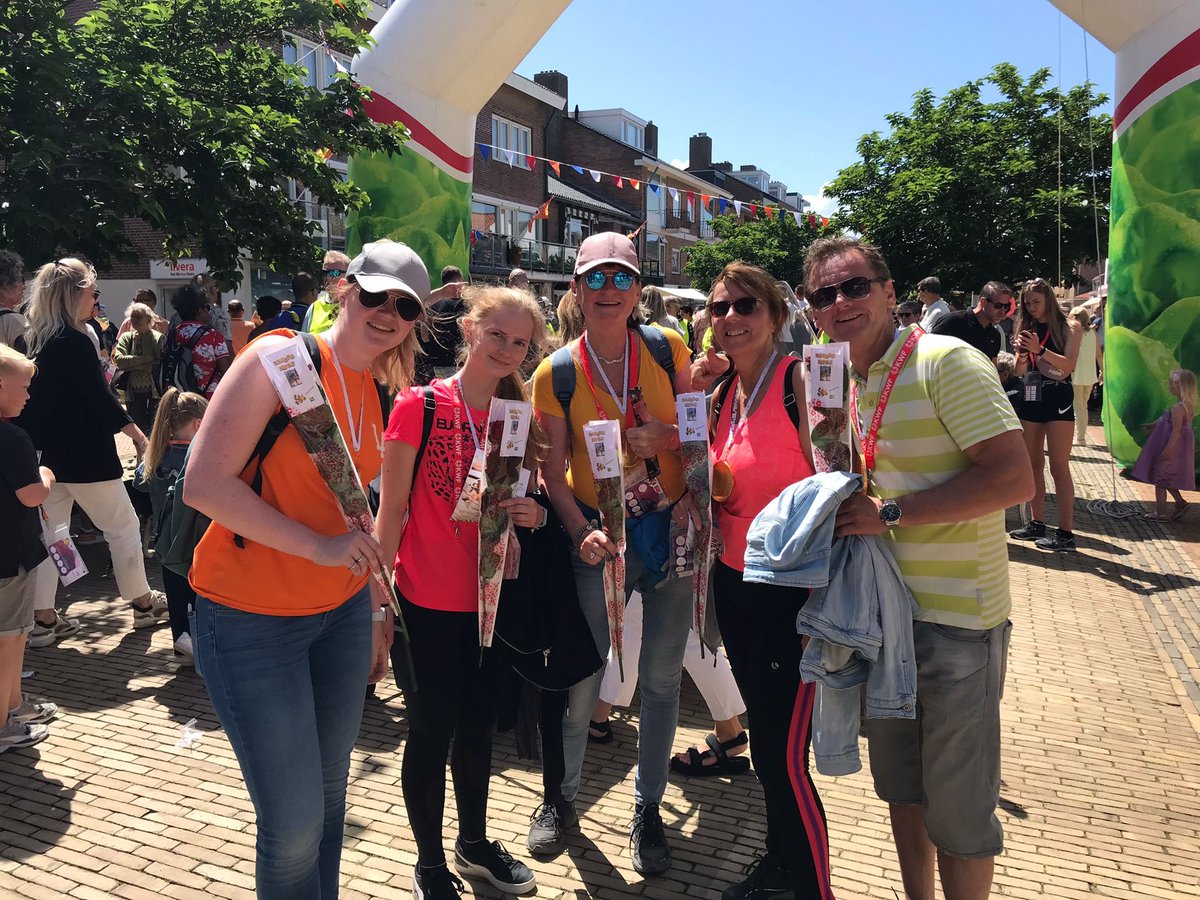 aartje35's tweet photo. Mooie dag gisteren. 15km voor de boeg werd uiteindelijk 16,4 maar hΓ© alles voor goed doel #kippenloop @kwf_nl en op 5 km #bucketlist momentje met #sterretjes π gevierd. Weer iets af kunnen vinken β
van degene die dit graag had willen lopen π§π»ββοΈβ€οΈπ« https://t.co/YZu0QYIiFd