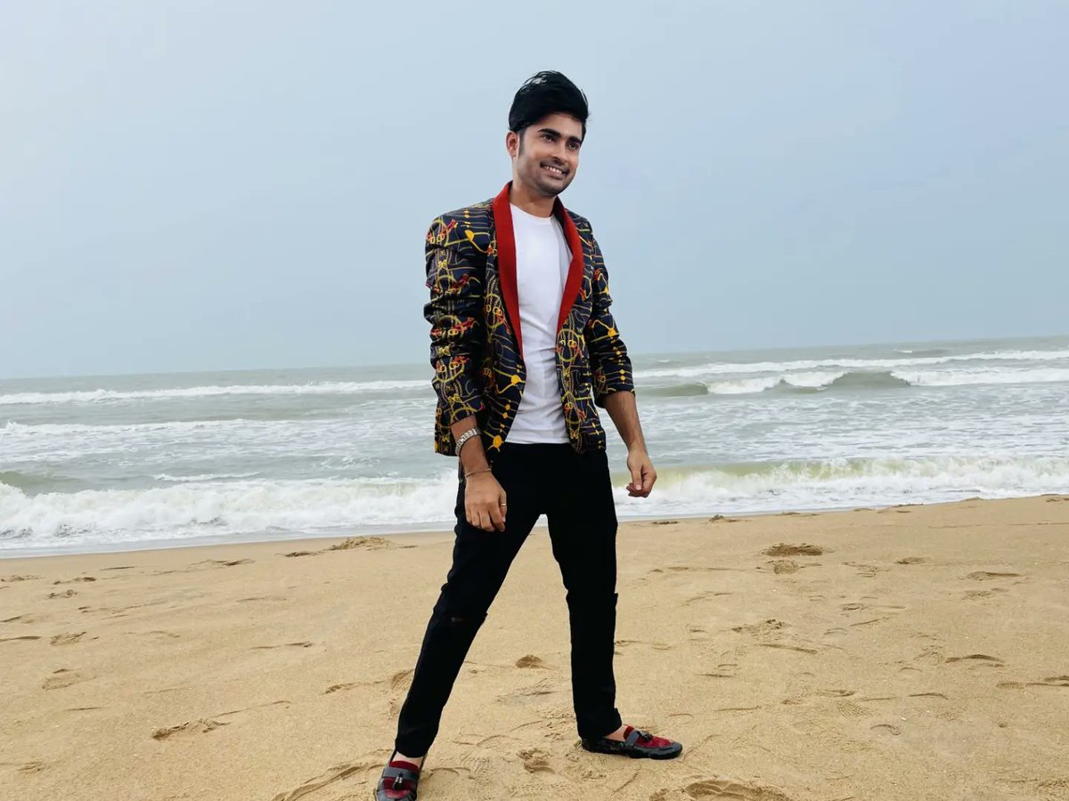 LubunTubun's tweet photo. Zee Sarthak Presents
A Beautiful Romantic Song Shoot for
Upcoming Movie
Choreography- @LubunTubun
.
@zeesarthaktv #LTProduction #shootingset #upcomingmovie https://t.co/DDynb7qpgi