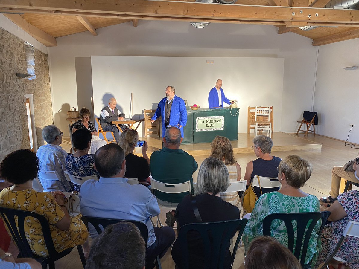 AjBorgesBlanque's tweet photo. Dissabte 11 de juny de 2022
“Món Rusiñol, un ram de tres dies”

🎭 “L’Auca del Senyor Esteve”, amb la companyia teatral L’Agropecuària, i debat posterior amb brindis de @masblanchijove 
__
#borgesculturamemòriapatrimoni #mónrusiñol #unramdetresdies https://t.co/4zKM9wl4x8