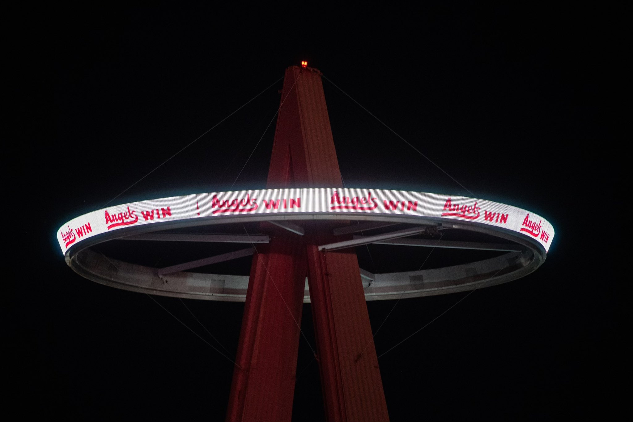 Los Angeles Angels on X: New wallpapers in time for tonight's City Connect  wear! #WallpaperWednesday x @Oggis  / X