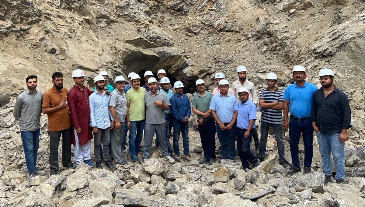 nhpcltd's tweet photo. Ratle Hydroelectric Power Corporation Ltd (A JV of NHPC &amp; JKSPDC) has successfully day-lighted Diversion Tunnel-I on 12.06.22 which would further open up multiple work fronts for speedy execution of 850 MW Ratle HEP. #Hydropower #nhpclimited Dipr-jk  #pibindia #power_pib https://t.co/0cQyjsgJ2n