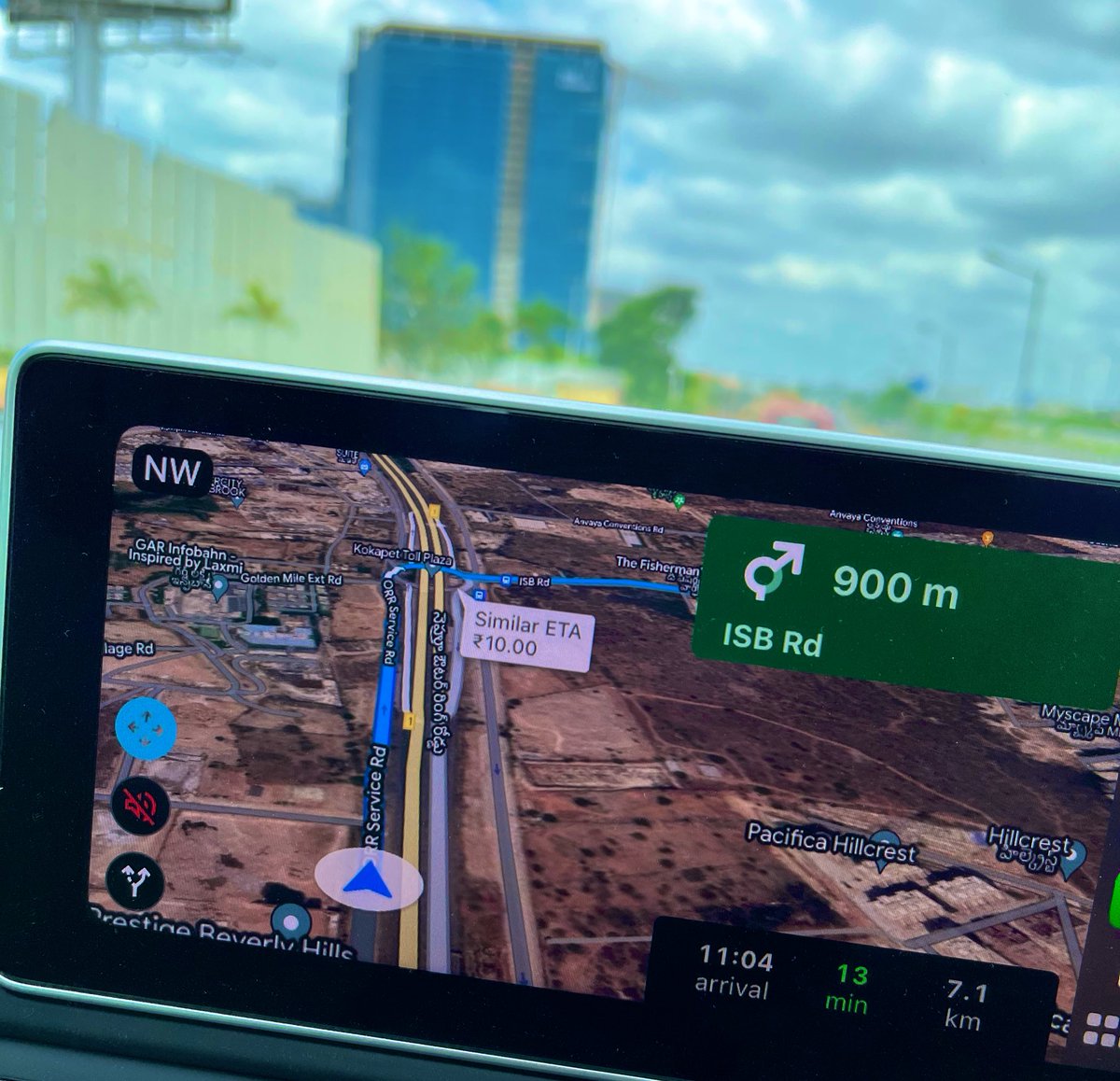 amitbhawani's tweet photo. Nice update @googlemaps 

It shows the cost of driving the alternate route that has tolls. 

Next up, I wish they show Speed limits of every road, as it keeps changing depending on the road we are driving. https://t.co/JY0ZuHeouo