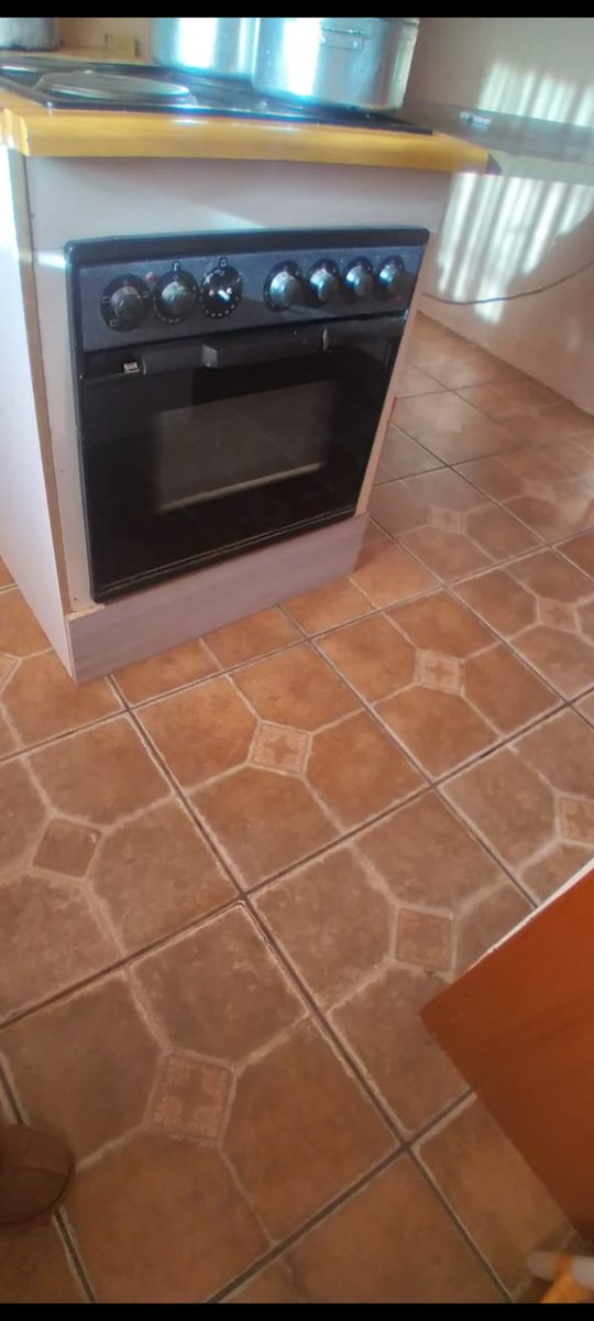 Mellow95239455's tweet photo. #CTMTileVisualiser @947 @ctmafrica LOOK HOW BEAUTIFUL WITH THE TILE VISUALISER IMAGINE THE REAL THING MY GRANDMOTHER WOULD BE SO HAPPY TO HAVE HER KITCHEN RENOVATED WITH NEW TILES https://t.co/pBYoq7mktf