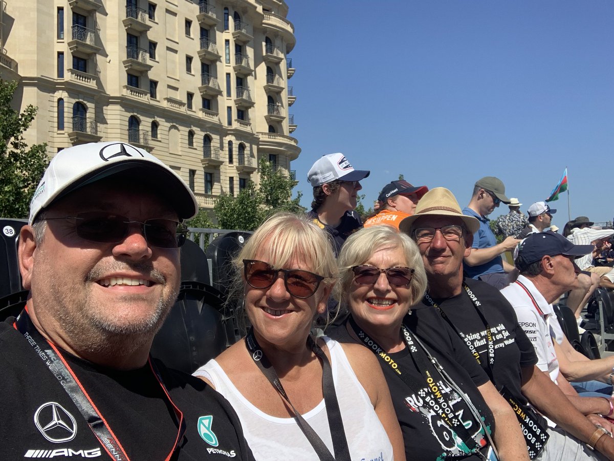 T2ANDY's tweet photo. @lauracwinter #tracktv lovely to catch up with the track tv team last night. Have a great day https://t.co/3n8wCtFL3x