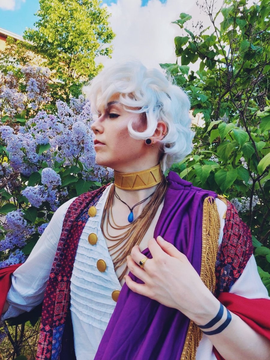 staryeetandroid's tweet photo. Was at #Hypecon yesterday, woke up @ 5.30, arrived at 9, set up my fleamarket stand w/ the help of @cosfreckles. Spent 10h selling stuff. We still had energy to do a shoot!
📸: @cosfreckles
Con: @Hypecon_

#thearcanagamecosplay  #hypecon2022 #thearcanagame #thearcana #asraalnazar https://t.co/QF49CCYC2K