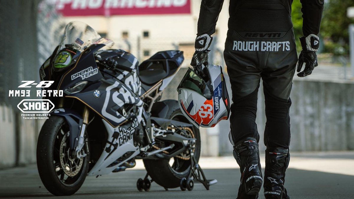 RoughCrafts's tweet photo. Team ROUGH CRAFTS rider Mike ride for @shoeitaiwan @marcmarquez93 #Z8 #MM93Retro helmet photo shooting session! 📸 by: @tk_chiu #RoughCrafts #S1000RR #TrackDay #BikerLife #RaceShit https://t.co/Bw2Klarp3W