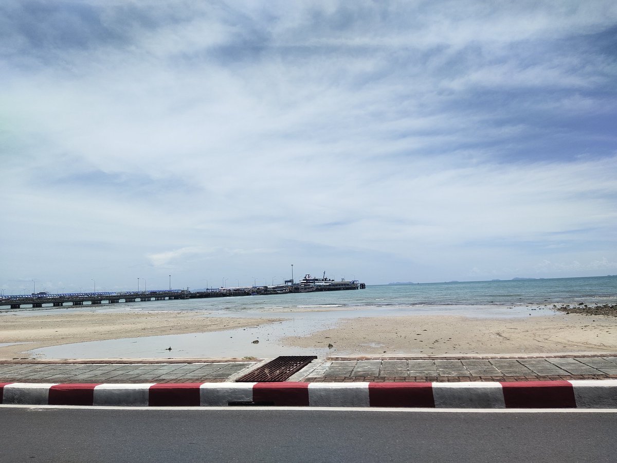 PattamaBe's tweet photo. ให้ท้องฟ้าช่วยดูแลเธอให้ดี
#ท้องฟ้า #ทะเล #เกาะสมุย #Samui https://t.co/N9zAF9VLAa