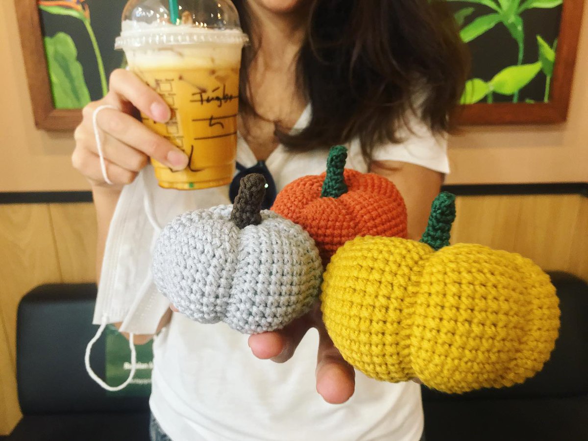 AmigurumiToday's tweet photo. It looks so tasty 😋 Created by talented @tubiconcept

Pumpkin crochet pattern by @amigurumitoday ➡️ https://t.co/uDjhHlB59m

#amigurumi #summer #crochet #crafting https://t.co/7zvzBMGao2
