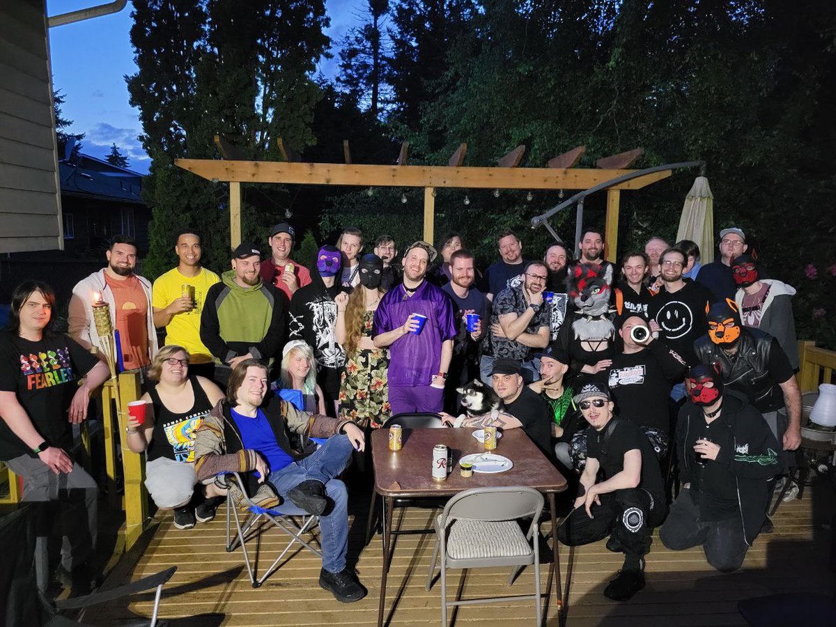 FamoHusky's tweet photo. I fucking love my friends. Haven’t had a birthday party since I was a kid, so thank you all so fucking much <3 https://t.co/7RF43yZo5x