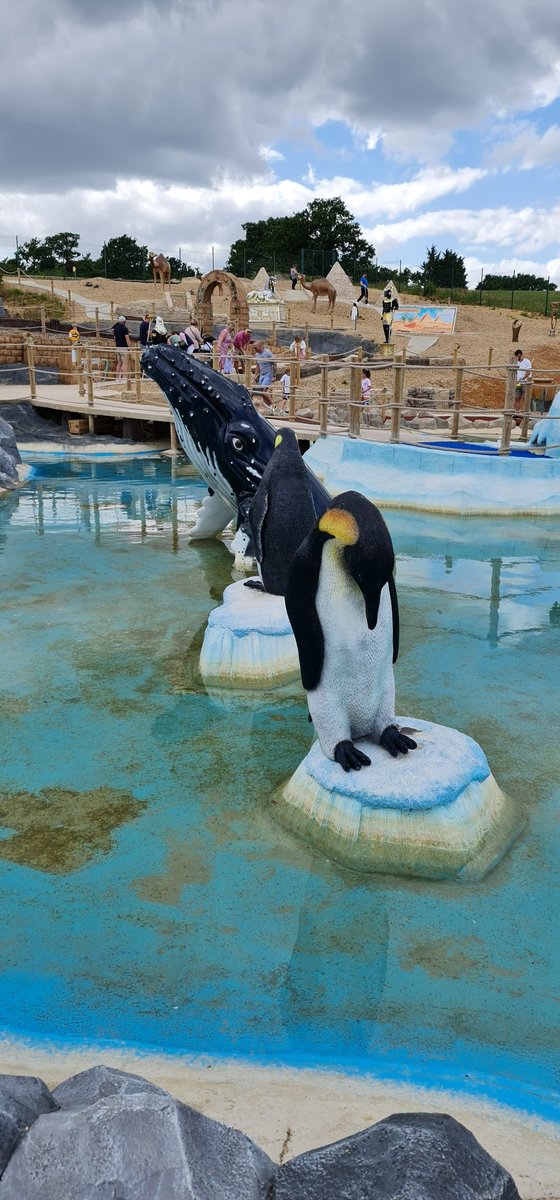 _themeparkfamil's tweet photo. An adventure golf course with such a high level of quality themeing right here in the UK, How refreshing!! #bearmountain #golfplex #adventuregolf https://t.co/3PsNvrixIy