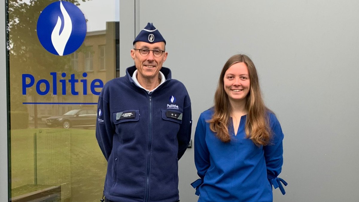 pzregiotielt's tweet image. Trots op haar papa 💙!
Collega Yasmine werkt als diensthoofd bij onze personeelsdienst, papa Kurt is inspecteur bij de wijkdienst Ardooie.
We wensen jullie allemaal een fijne Vaderdag.