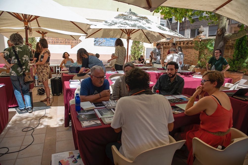 FOCinvestiga's tweet photo. ¡Qué currazo nos pegamos ayer sábado! La ola de #calor no nos amedrentó y se cerraron muchos acuerdos entre festivales y autor@s.👏🏻👏🏻👏🏻 con @dipcas https://t.co/6Mc5R2coP9