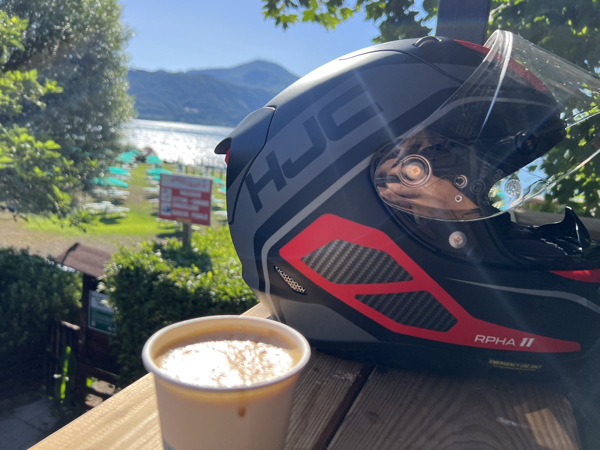massy11gsxr's tweet photo. Oggi ripresa la mia amata amica 🏍 dopo mesi dall’incidente, un po’ di km con temperatura gradevole e ora 🛑 x una piacevole colazione al lago ✊🏻 manchi solo tu @iL3nia27 ma ricapiterà d’ora in poi come è sempre stato 😘 #uscitadomenicale #inmoto #giroinmoto #hjcrpha11 #suzuki https://t.co/Us6APq3eaf