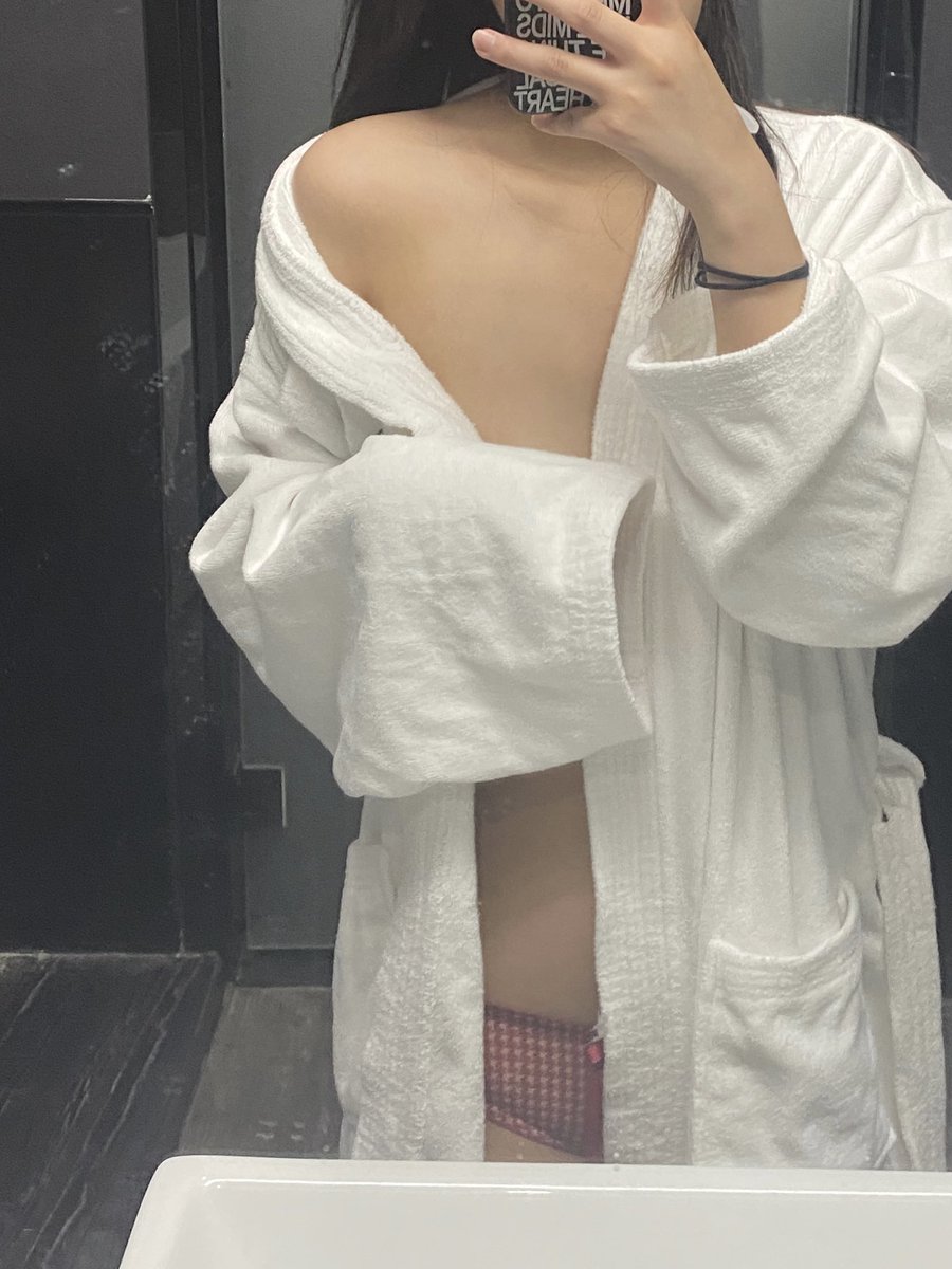 Dukting's tweet photo. 一起洗澡吗🛁 https://t.co/cvJaCfT0ep