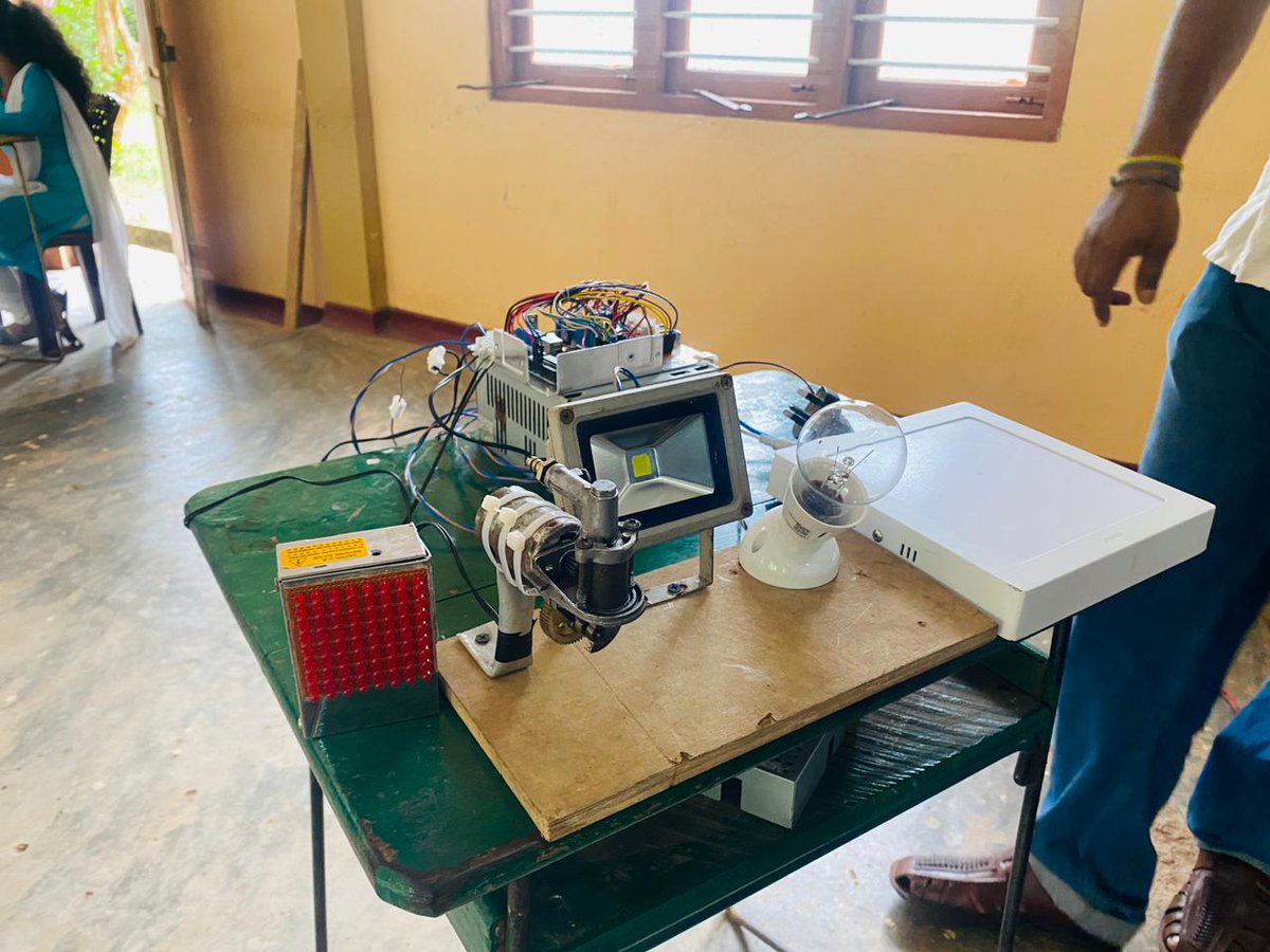 YarlITHub's tweet photo. #YGC is more of a learning process, a trigger to get into technology and an expression of their innovation for students in the form of competitions.
More snaps from #Vavuniya regional selections!
#YGC #YGC11 #LKA #SriLanka #YarlITHub #Innovation #Tech https://t.co/rNZSWP5RAF