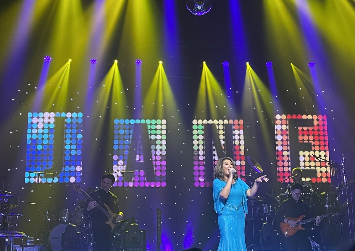 gemz1210's tweet photo. @TheJaneMcDonald what an amazing weekend with @ejaystorm @WGBpl The outfits, the set list, the atmosphere and catching up with our tour friends ❤️🪩🎶🎤 #LetTheLightIn https://t.co/yiAihjgohc