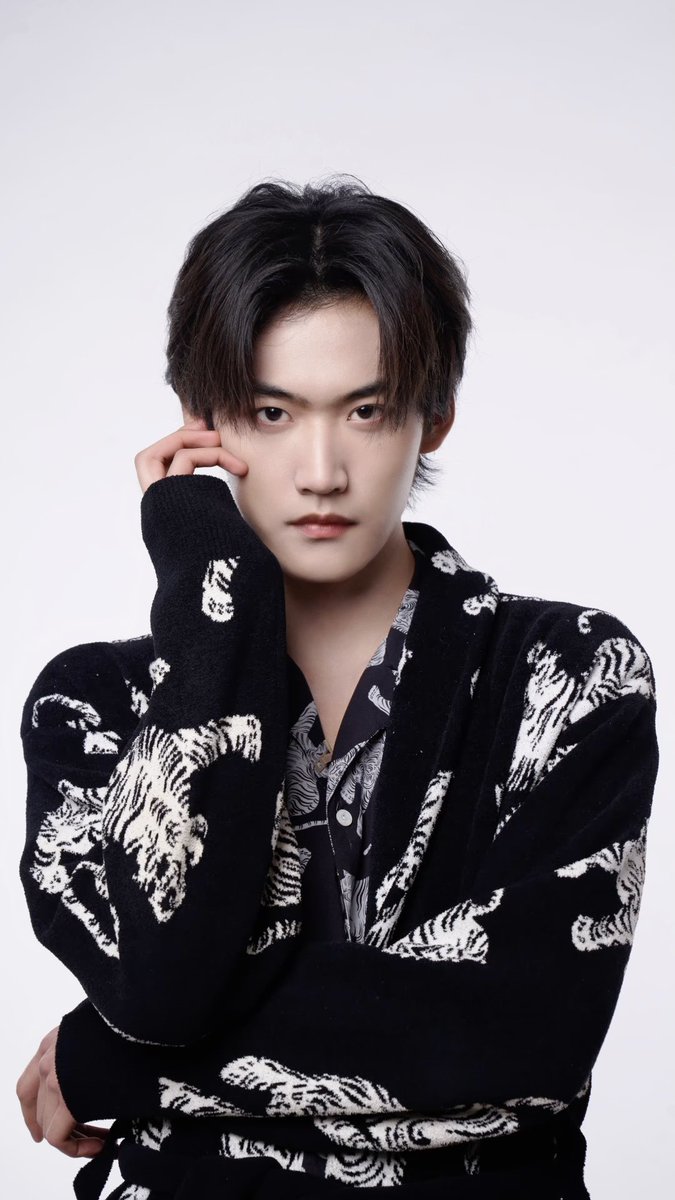 2001_jasm's tweet photo. หล่อ เท่ ว่าที่แฟน 🔥 https://t.co/EXur3nCZWu