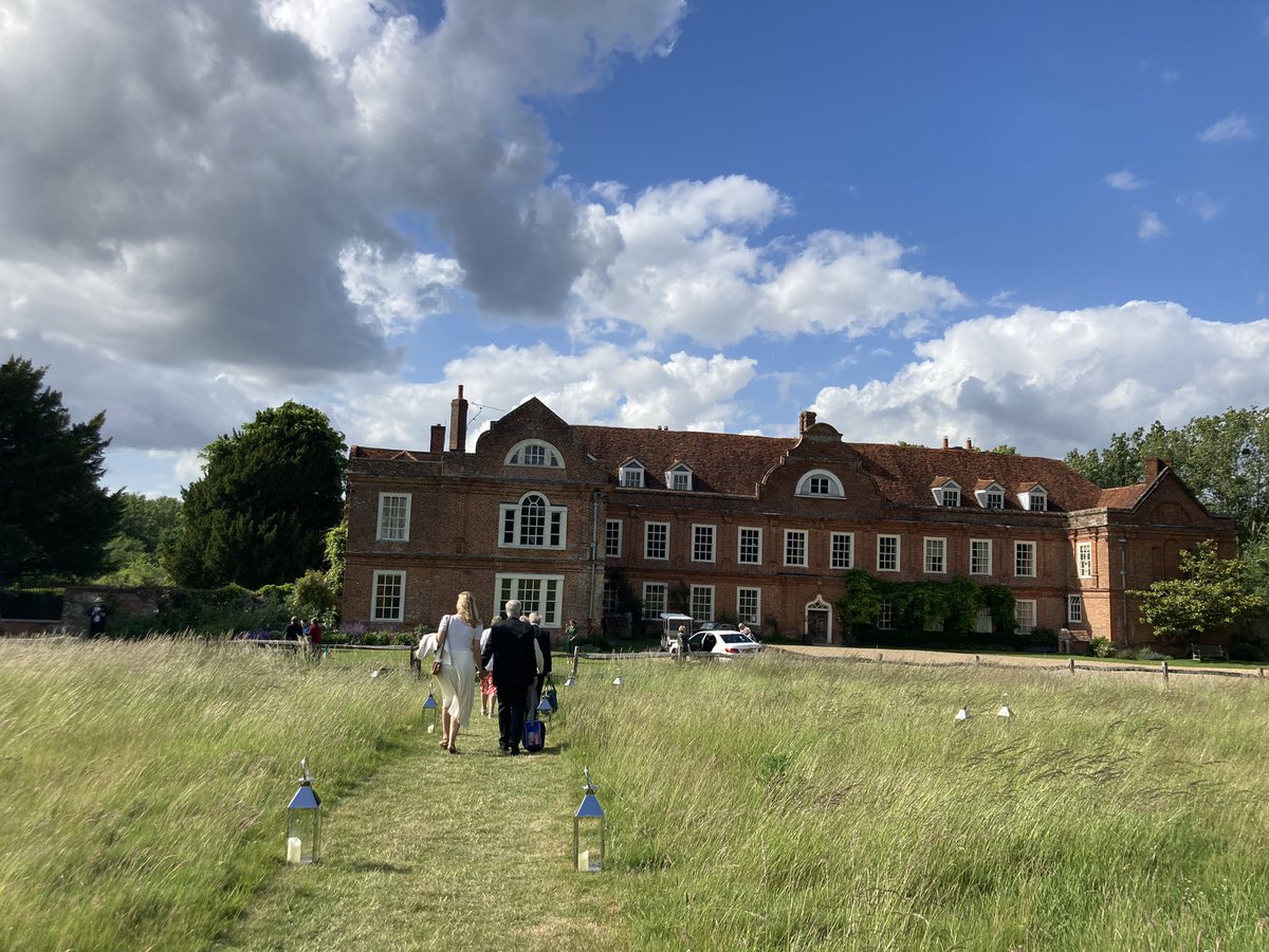 ManuelBrug's tweet photo. Wo would imagined #lagioconda at @grangeparkopera? It worked well, with minimalistic, but clever production without #venice. #amandaechalaz and #ruxandradonose convincing female leads, @MalteseTenor covid stressed 😩, #marcospotti to old, #davidstout lustrous villain. Plus🪴🌞🕶 https://t.co/4iHk2gdUkE
