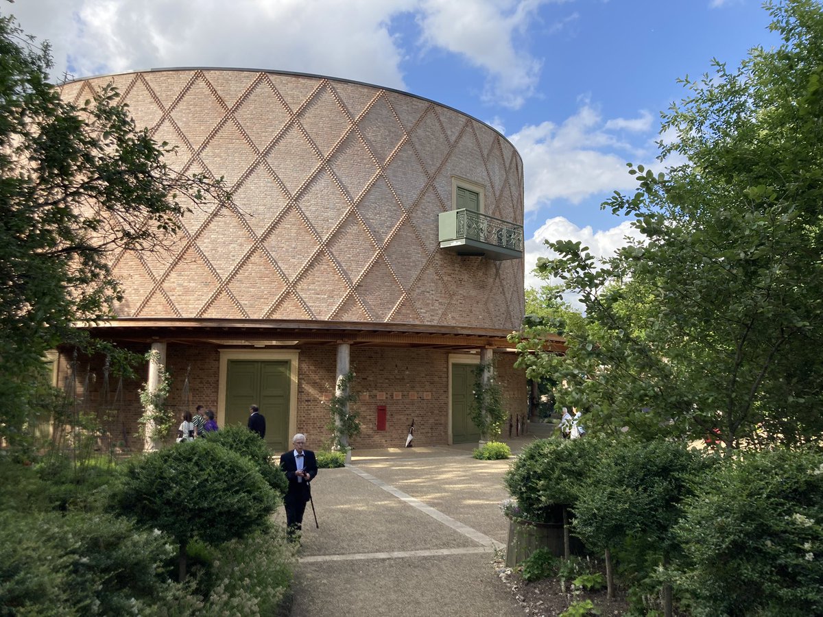 ManuelBrug's tweet photo. Wo would imagined #lagioconda at @grangeparkopera? It worked well, with minimalistic, but clever production without #venice. #amandaechalaz and #ruxandradonose convincing female leads, @MalteseTenor covid stressed 😩, #marcospotti to old, #davidstout lustrous villain. Plus🪴🌞🕶 https://t.co/4iHk2gdUkE